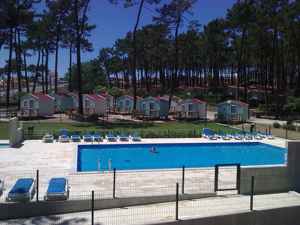 Orbitur Valado Bungalows Caravan Park Nazare Bagian luar foto