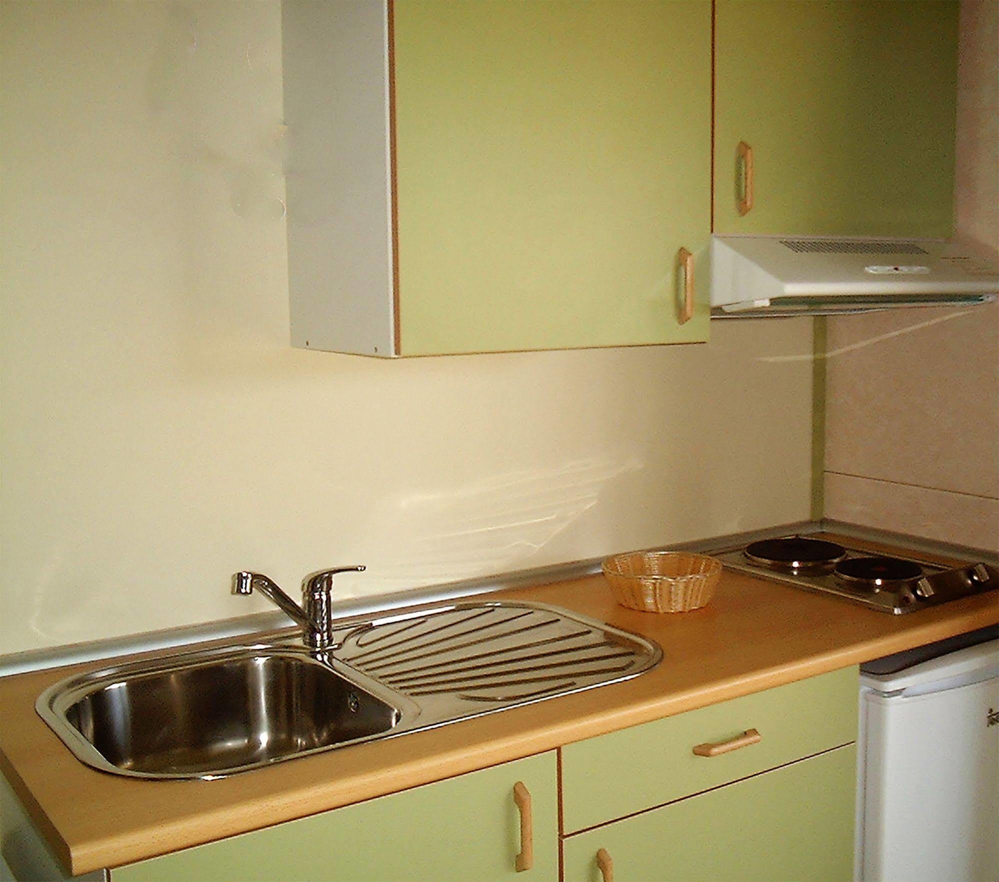 Orbitur Valado Bungalows Caravan Park Nazare Bagian luar foto